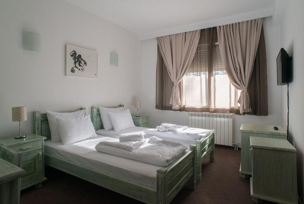 Hotel Trim Нікшич Екстер'єр фото