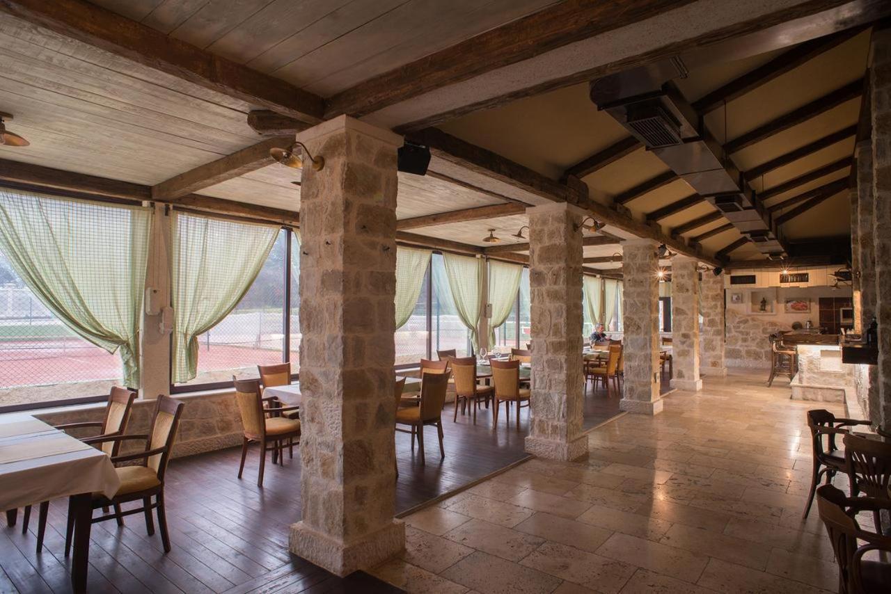 Hotel Trim Нікшич Екстер'єр фото