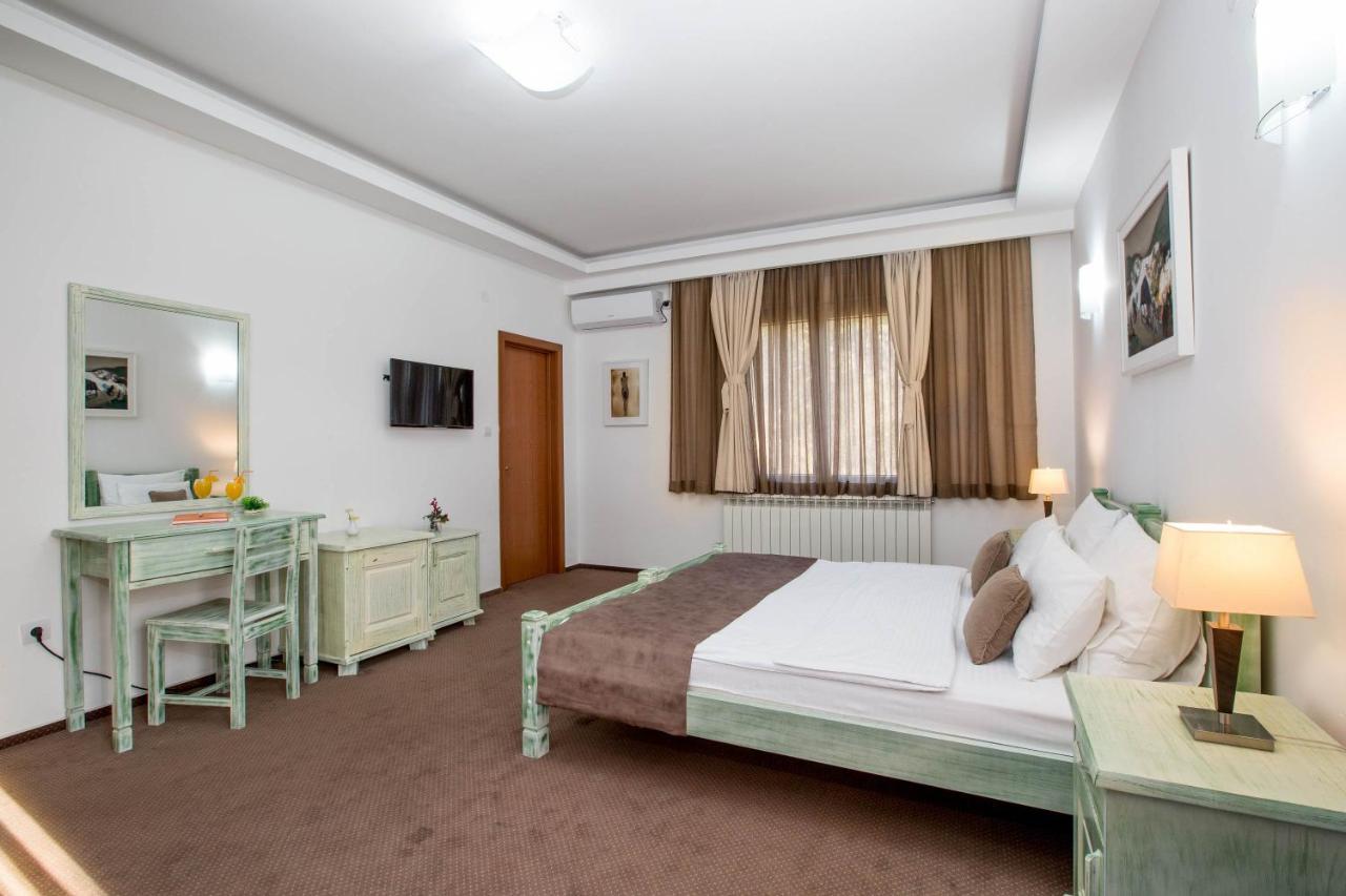 Hotel Trim Нікшич Екстер'єр фото